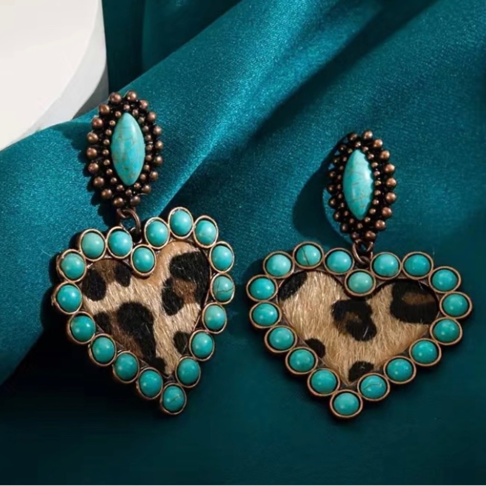 ๐๐๐3 for 12$๐๐๐Heartshaped Leopard Print Earrings - Picture 2 of 7